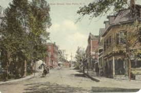 Main Street intersection with North and South Chestnut Streets.
